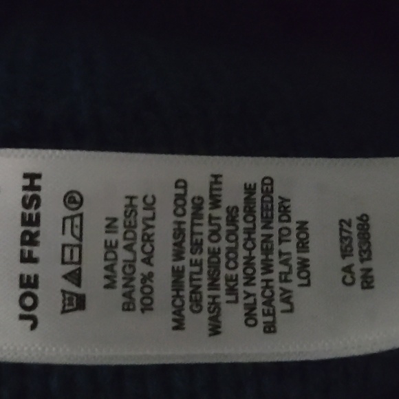 Joe Fresh Sweater - Picture 6 of 6